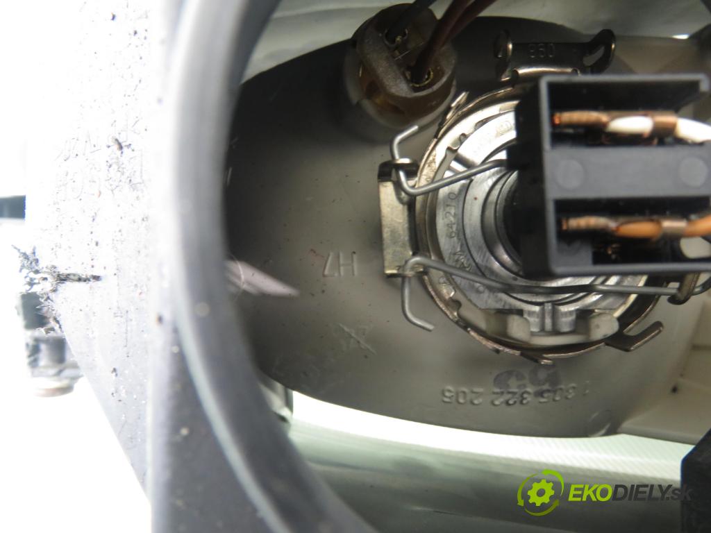 OPEL VECTRA B Kombi (J96) KOMBI 2001 92,00 2.2 DTI 16V - Y 22 DTR 2172,00 světlo LP 0301179271 ; 307329073