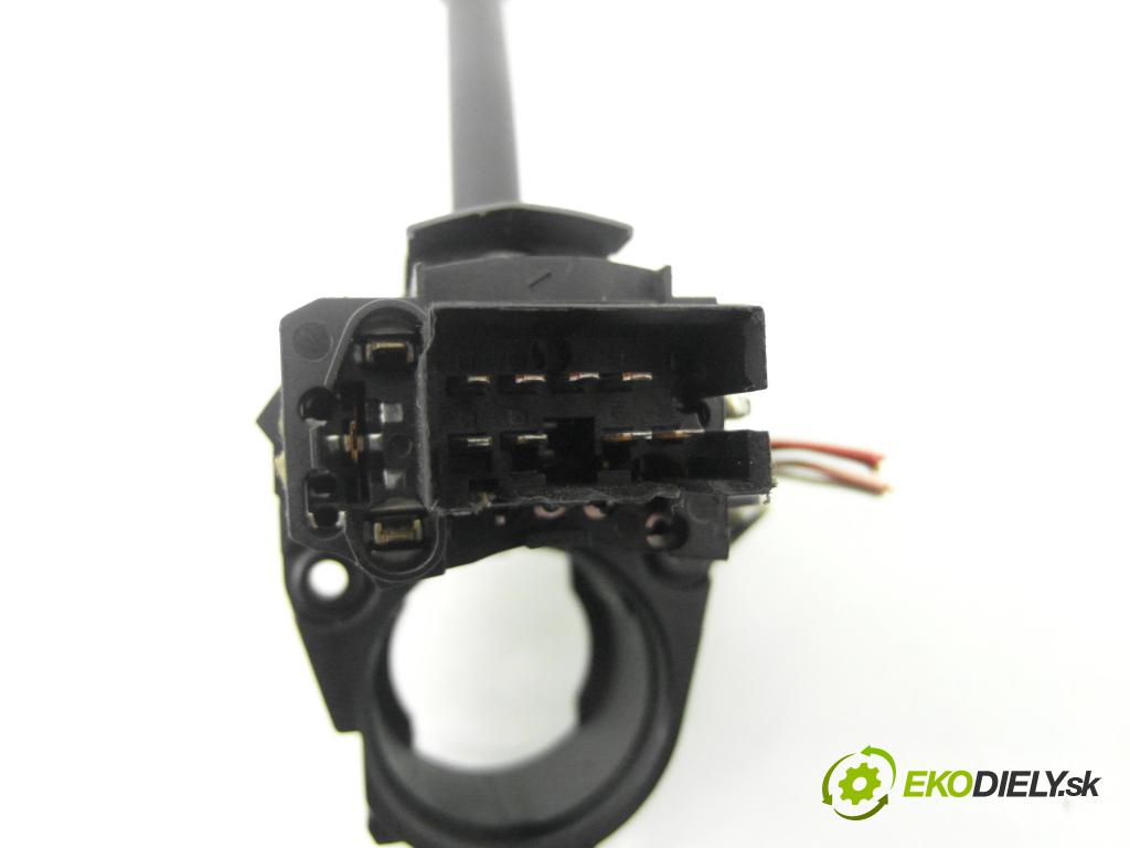 MERCEDES-BENZ KLASA A (W168) HB 1998 66,00 1.7 CDI 90 1689,00 / páčka ľavá strana 1685450110