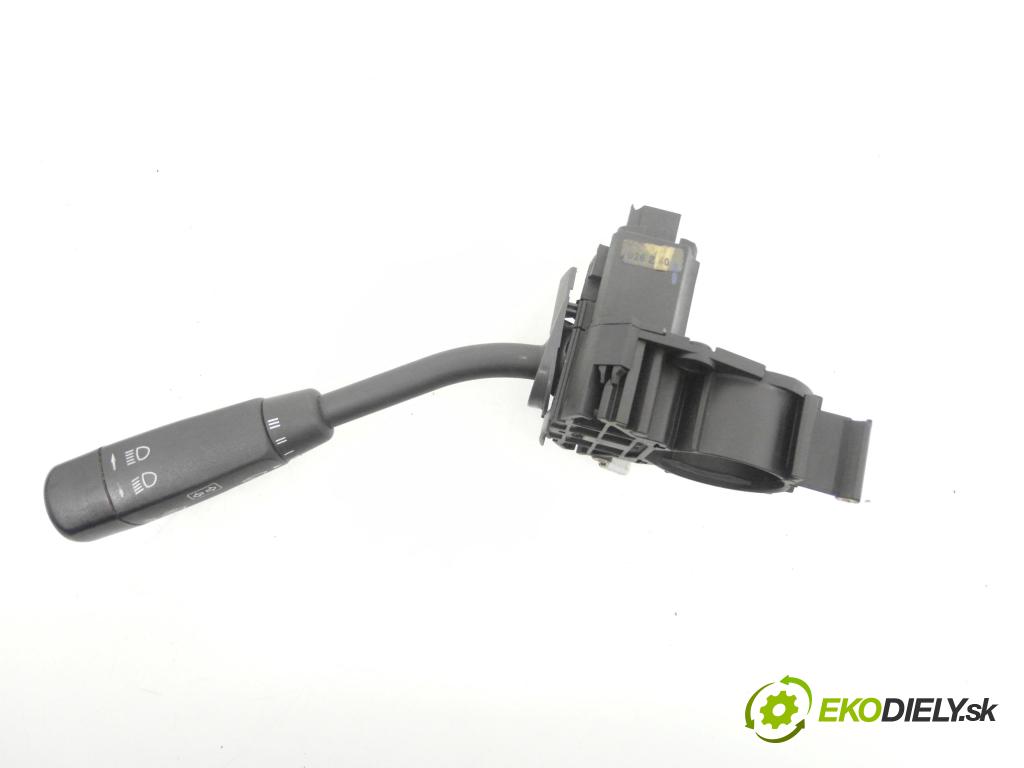 MERCEDES-BENZ KLASA A (W168) HB 1998 66,00 1.7 CDI 90 1689,00 / páčka ľavá strana 1685450110