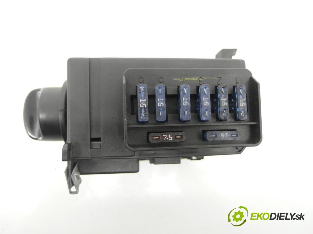 MERCEDES-BENZ KLASA A (W168) HB 1998 66,00 1.7 CDI 90 1689,00 přepínač světla 1685450104 ; 501733