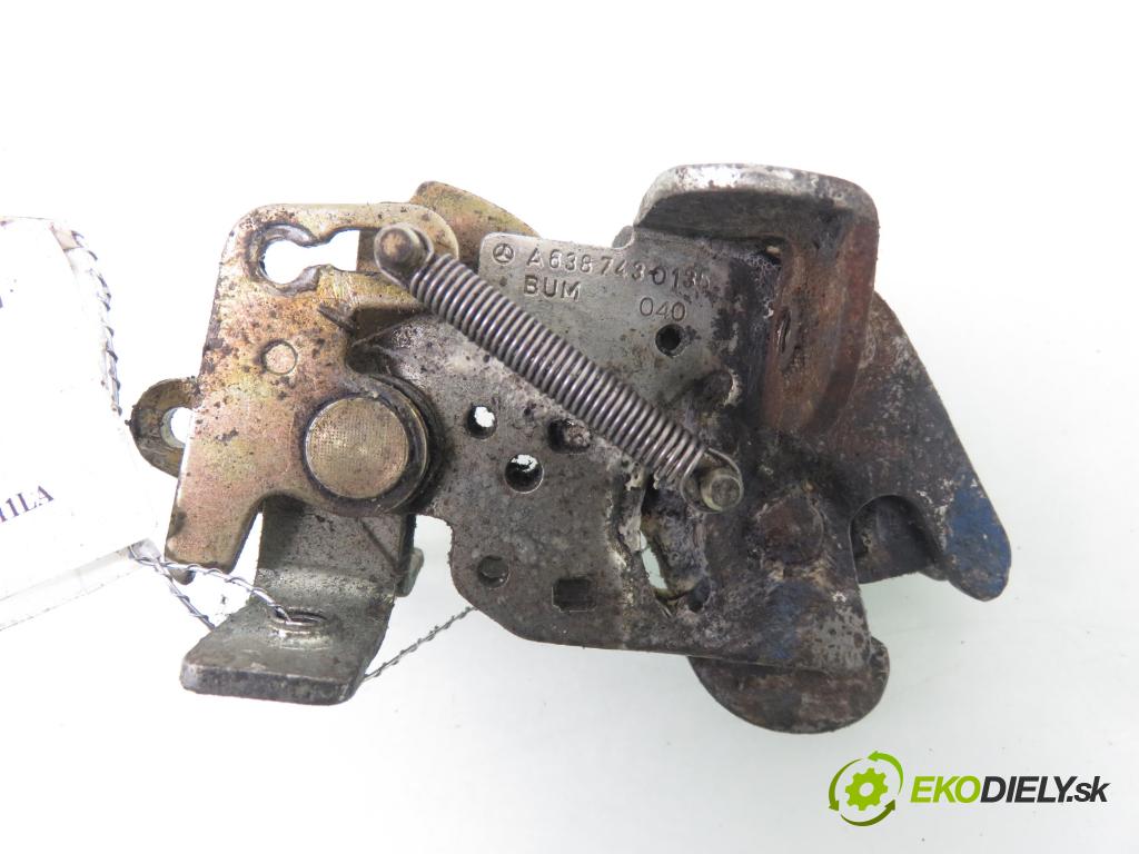 MERCEDES-BENZ VITO Skrzynia (638) VAN 2001 90,00 112 CDI 2.2 (638.094) - OM 611.980 2151,00 zámok dverí kufor A6387430135