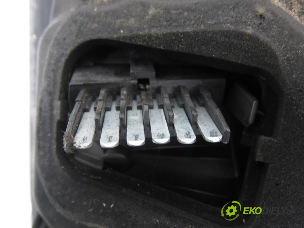 OPEL ASTRA H (A04) HB 2004 74,00 1.7 CDTI 100 - Z 17 DTH 1686,00 světlo levé zadní 24451835 ; 00865301