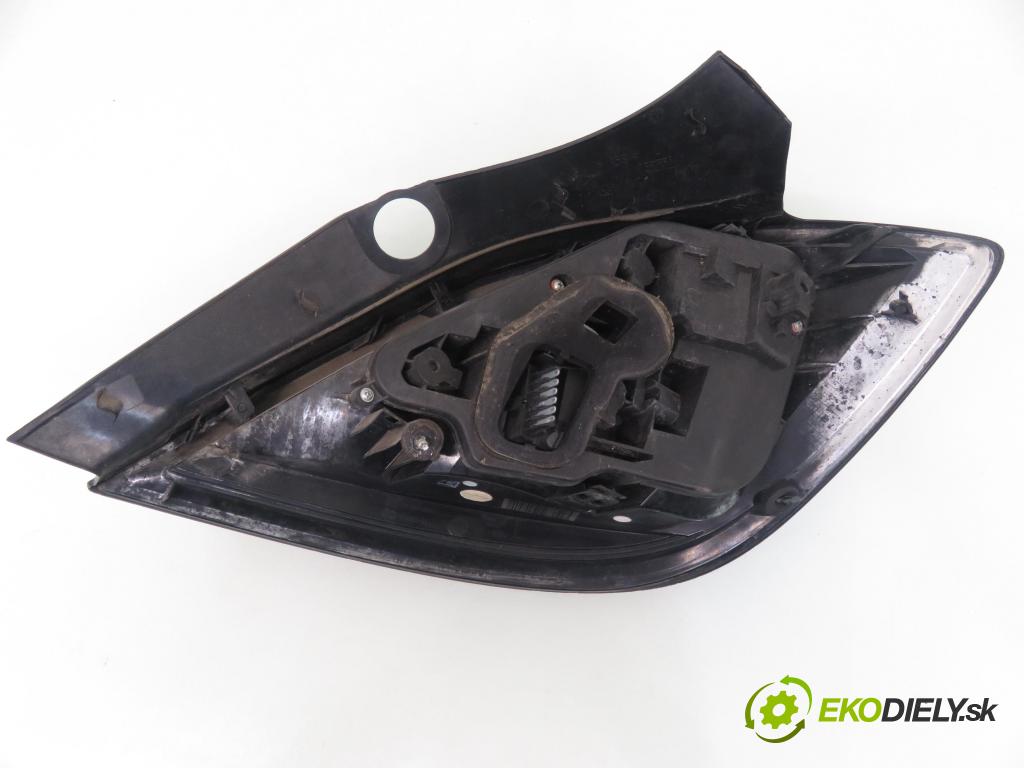 OPEL ASTRA H (A04) HB 2004 74,00 1.7 CDTI 100 - Z 17 DTH 1686,00 světlo levé zadní 24451835 ; 00865301