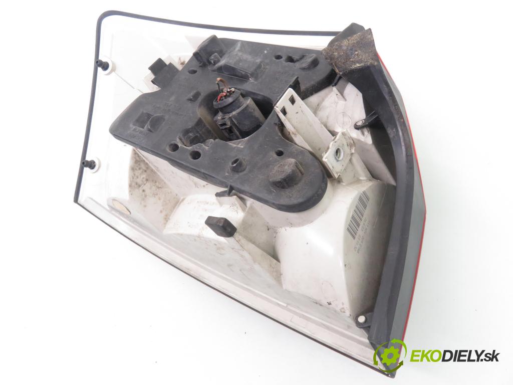 AUDI A4 (8E2, B6) SEDAN 2002 96,00 2.0 20V 130 - ALT 1984,00 Svetlo pravé zadné 8E0945096