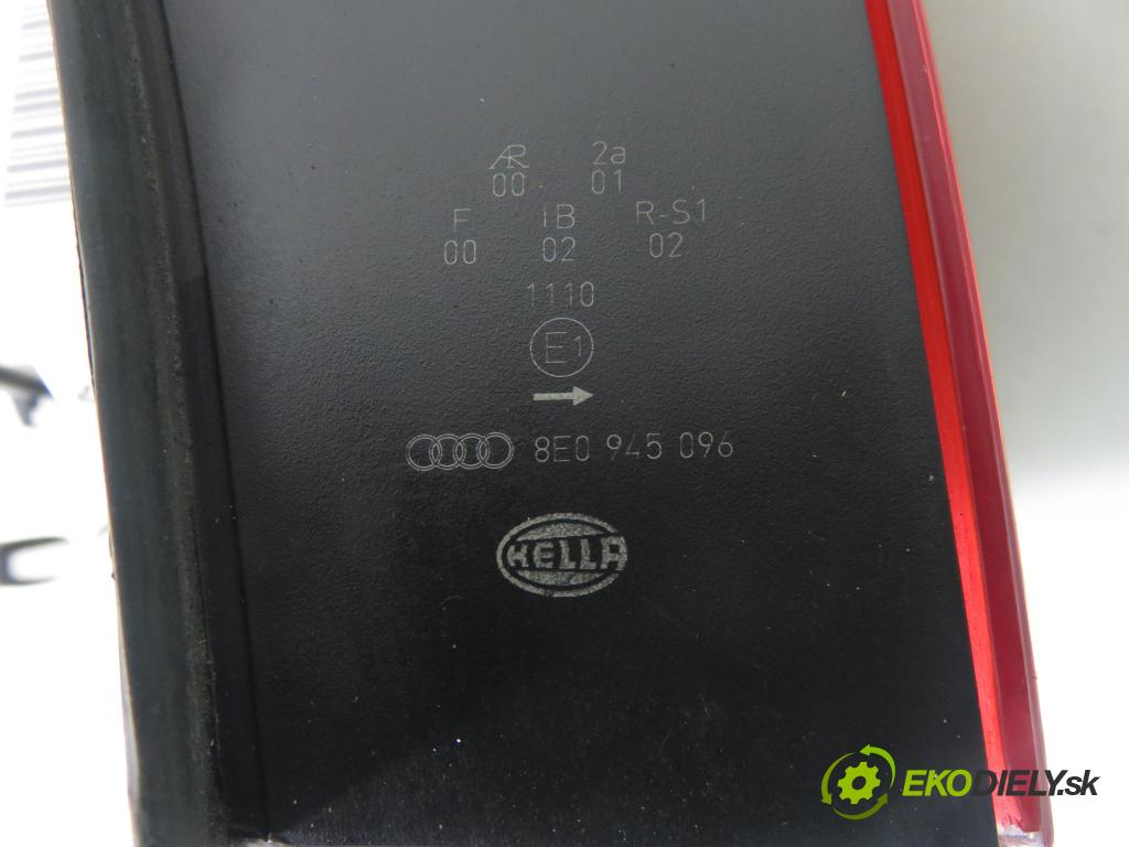 AUDI A4 (8E2, B6) SEDAN 2002 96,00 2.0 20V 130 - ALT 1984,00 Svetlo pravé zadné 8E0945096