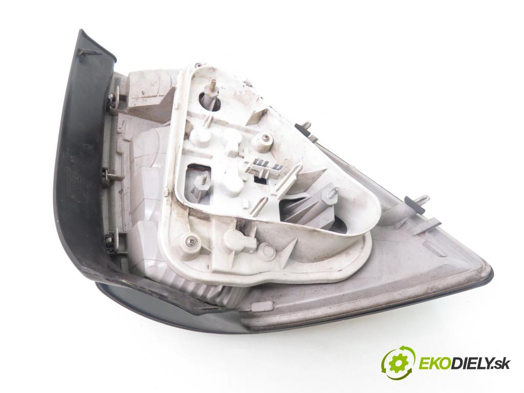 OPEL ASTRA H Kombi (A04) KOMBI 2005 74,00 1.7 CDTI - Z 17 DTH 1686,00 Svetlo pravé zadné 24451840