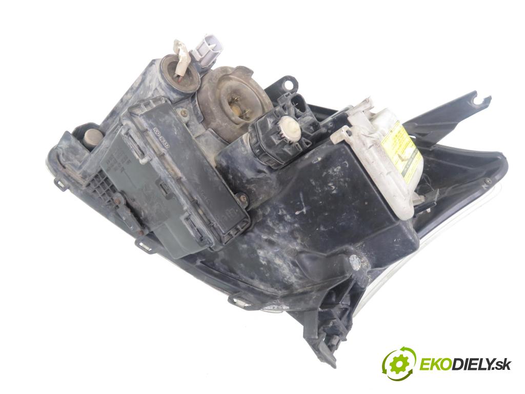 TOYOTA AVENSIS Kombi (_T25_) KOMBI 2005 120,00 2.4 (AZT251_) - 2AZ-FSE 2362,00 Svetlo PP 