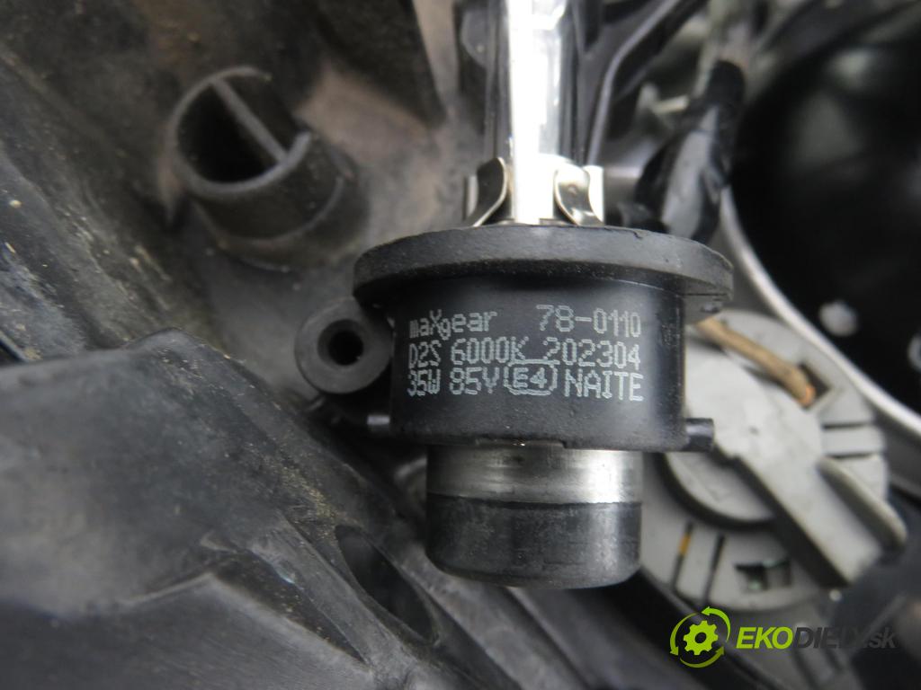 TOYOTA AVENSIS Kombi (_T25_) KOMBI 2005 120,00 2.4 (AZT251_) - 2AZ-FSE 2362,00 Svetlo PP