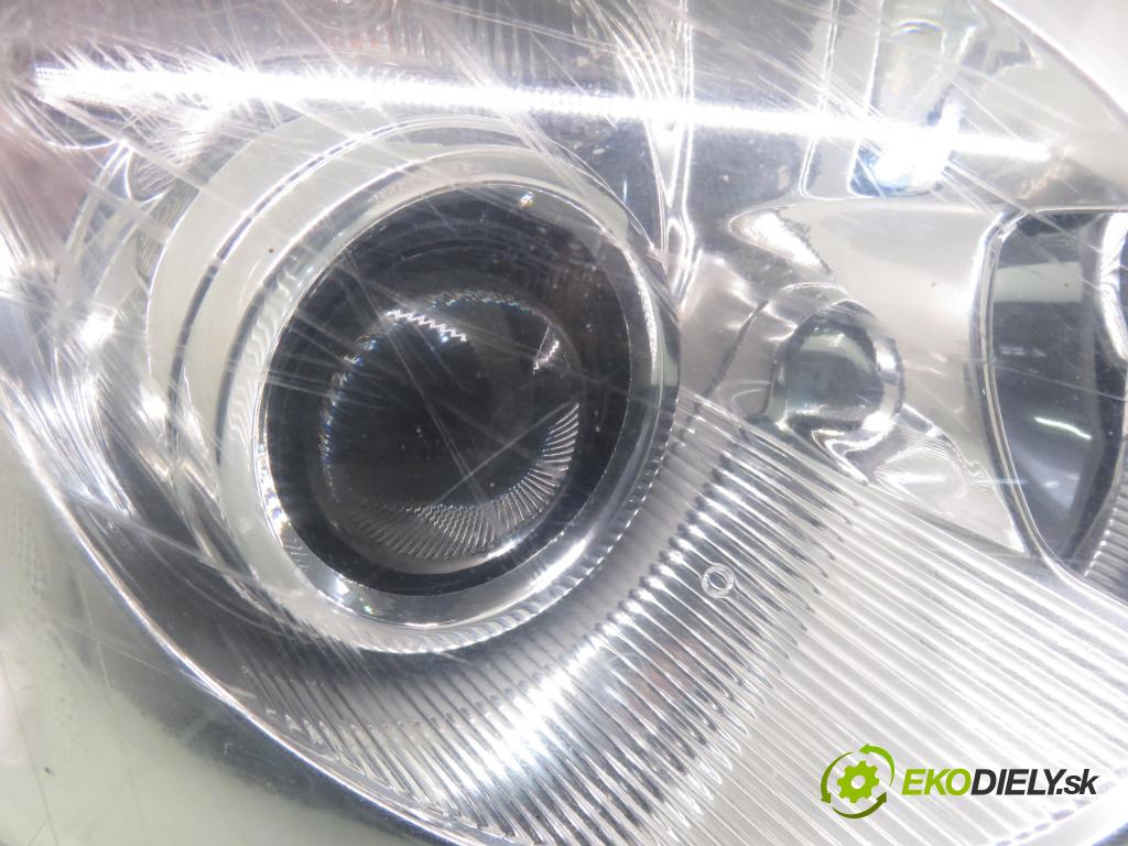 TOYOTA AVENSIS Kombi (_T25_) KOMBI 2005 120,00 2.4 (AZT251_) - 2AZ-FSE 2362,00 Svetlo PP