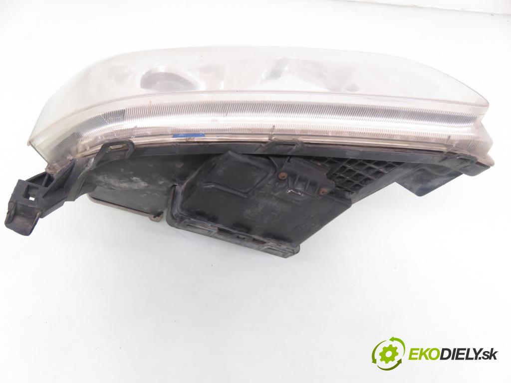 TOYOTA AVENSIS Kombi (_T25_) KOMBI 2005 120,00 2.4 (AZT251_) - 2AZ-FSE 2362,00 Svetlo PP