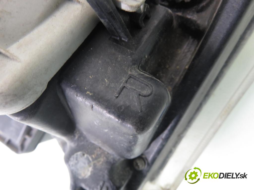 TOYOTA AVENSIS Kombi (_T25_) KOMBI 2005 120,00 2.4 (AZT251_) - 2AZ-FSE 2362,00 Svetlo PP