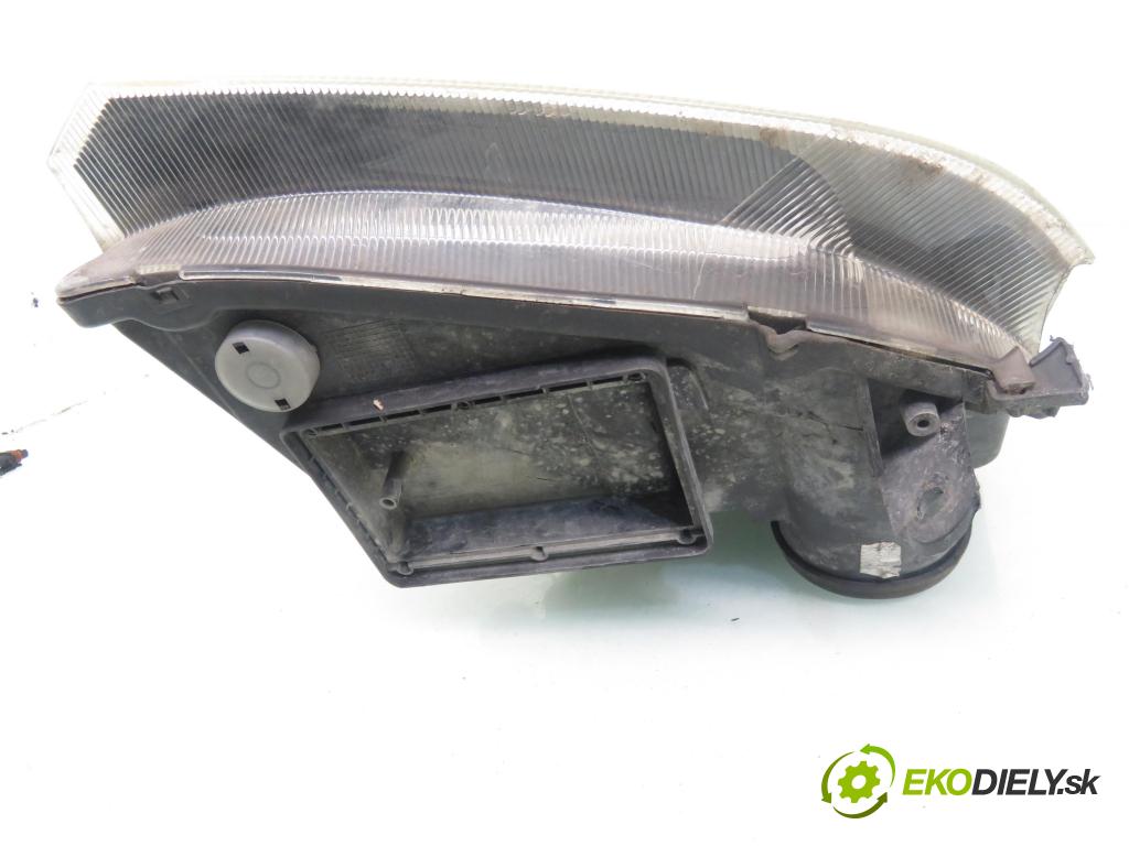 OPEL MERIVA A nadwozie wielkoprzestrzenne (MPV) (X03) MINIVAN 2003 64,00 1.6 - Z 16 SE 1598,00 světlo LP 93321052