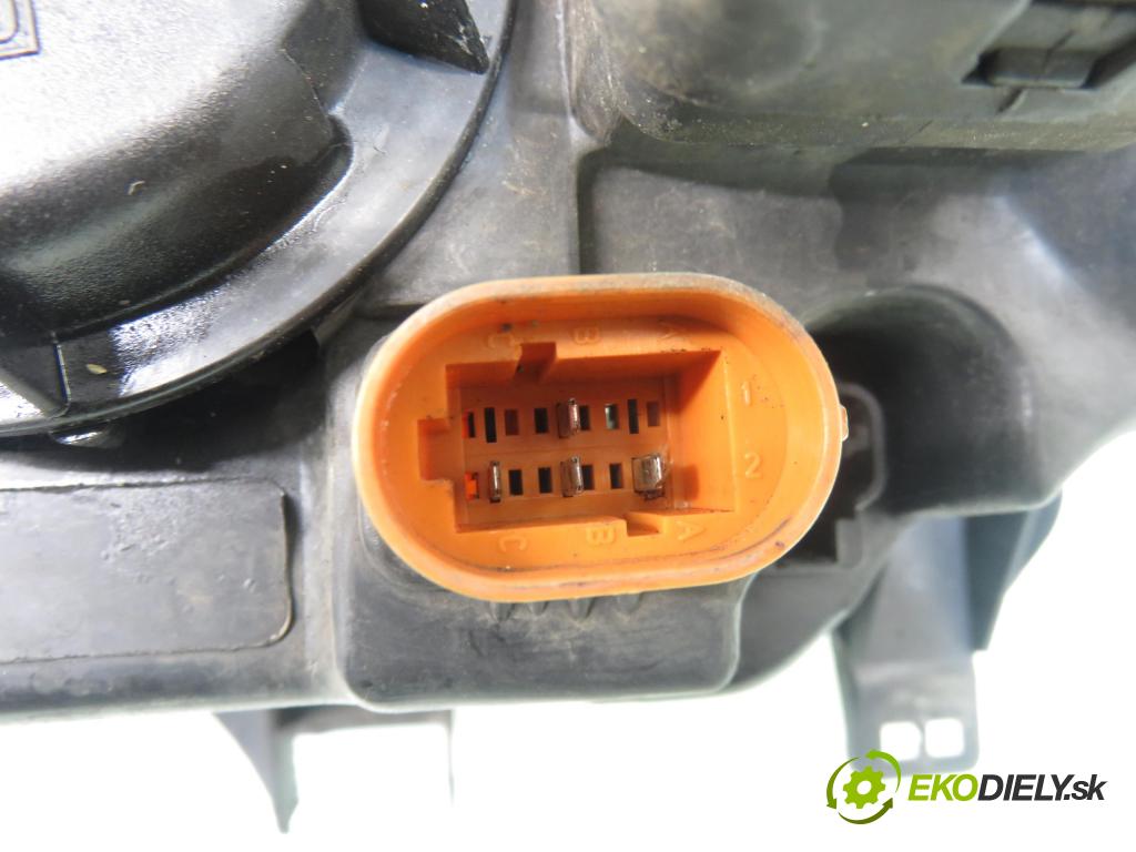 RENAULT MEGANE I (BA0/1_) LIFTBACK 1999 79,00 1.6 16V 107 - K4M 708 1598,00 Svetlo PP 087462