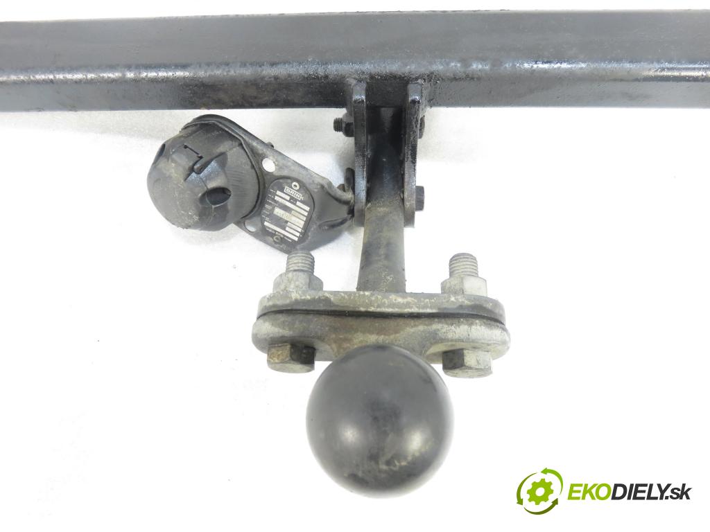 VOLVO V40 Kombi (645) KOMBI 1999 66,00 1.9 TD 90 - D 4192 T 1870,00 Hák 