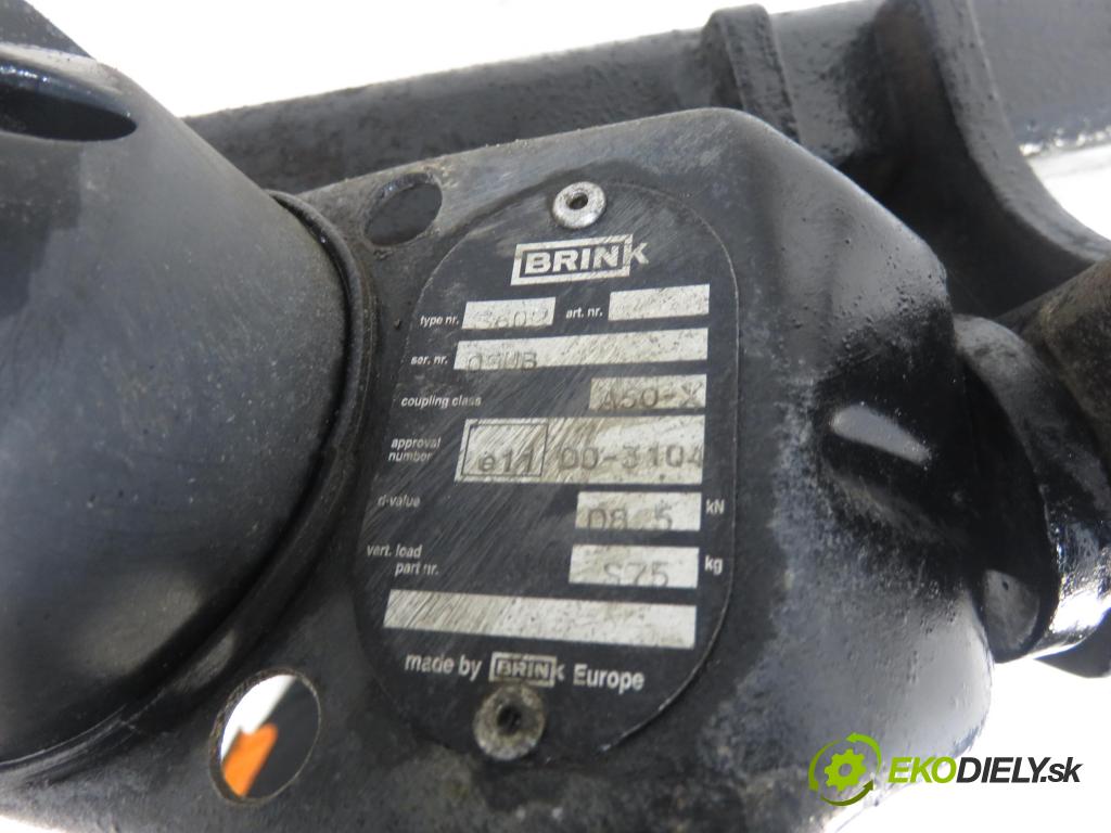 VOLVO V40 Kombi (645) KOMBI 1999 66,00 1.9 TD 90 - D 4192 T 1870,00 Hák