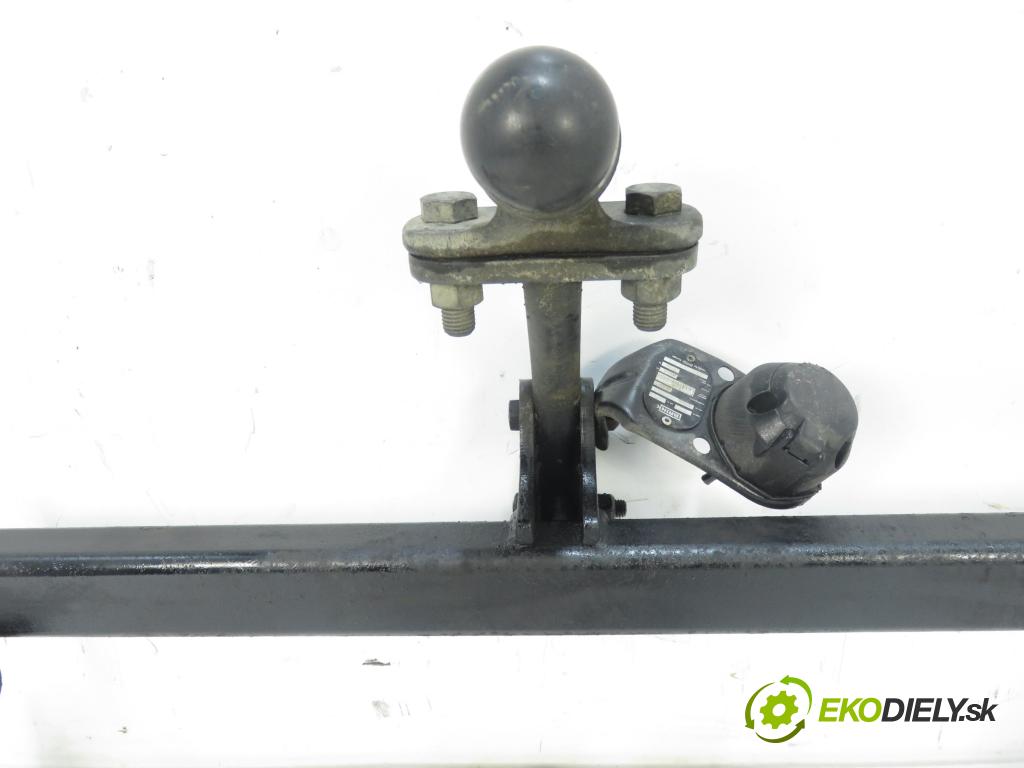 VOLVO V40 Kombi (645) KOMBI 1999 66,00 1.9 TD 90 - D 4192 T 1870,00 Hák