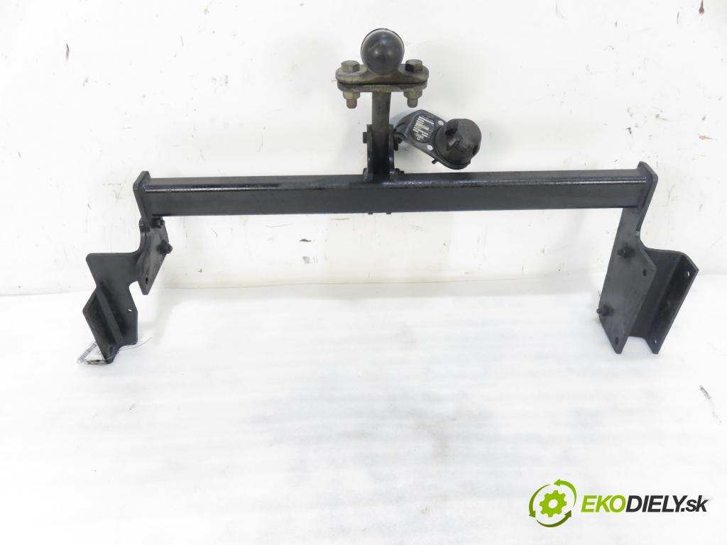 VOLVO V40 Kombi (645) KOMBI 1999 66,00 1.9 TD 90 - D 4192 T 1870,00 Hák