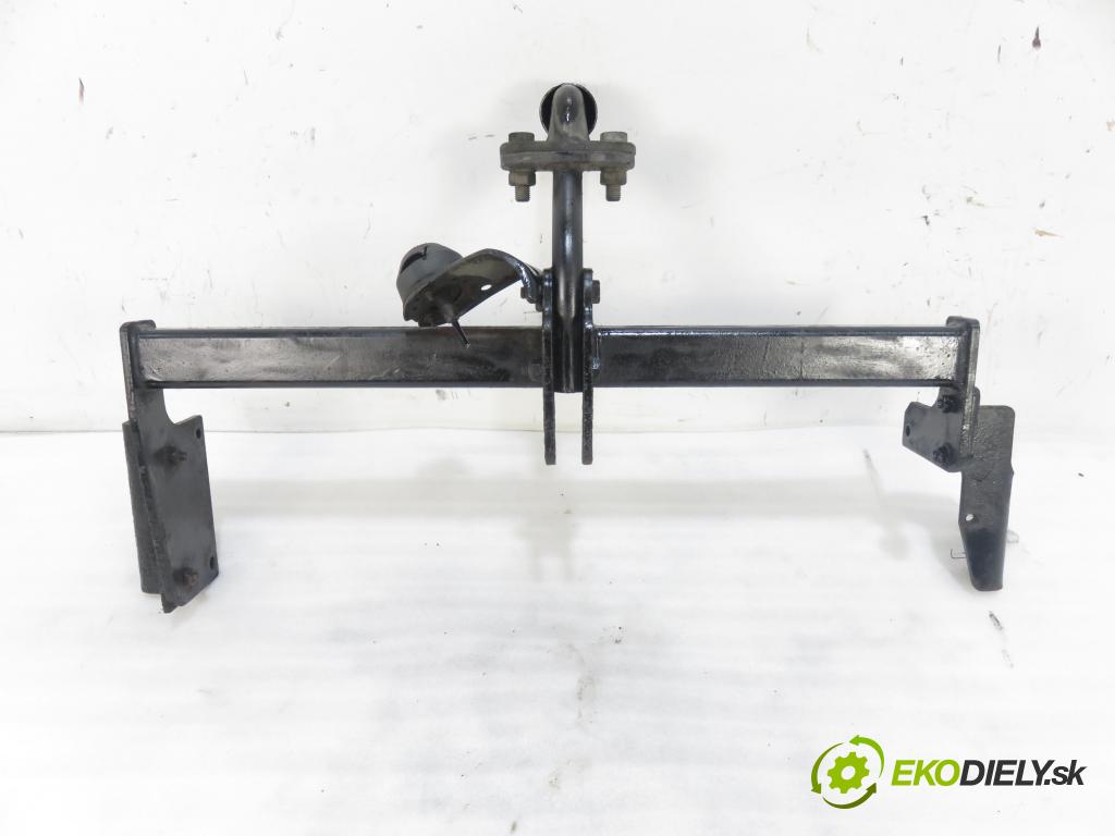 VOLVO V40 Kombi (645) KOMBI 1999 66,00 1.9 TD 90 - D 4192 T 1870,00 Hák