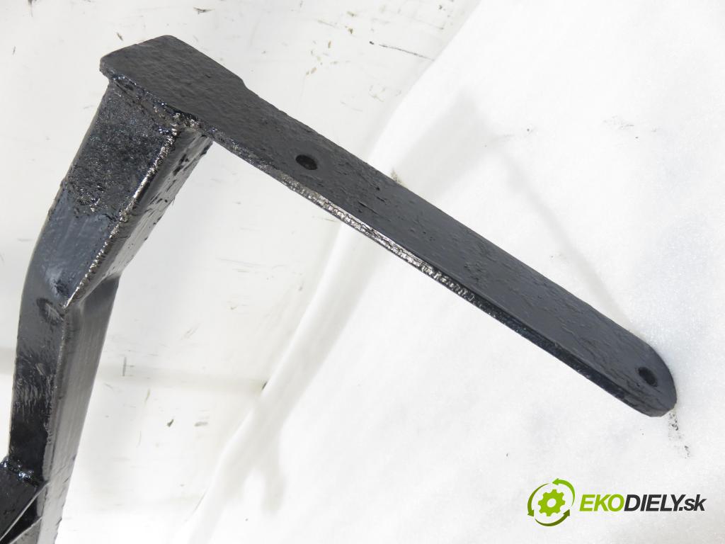 AUDI A3 (8L1) HB 2001 66,00 1.9 TDI 90 - ALH 1896,00 Hák