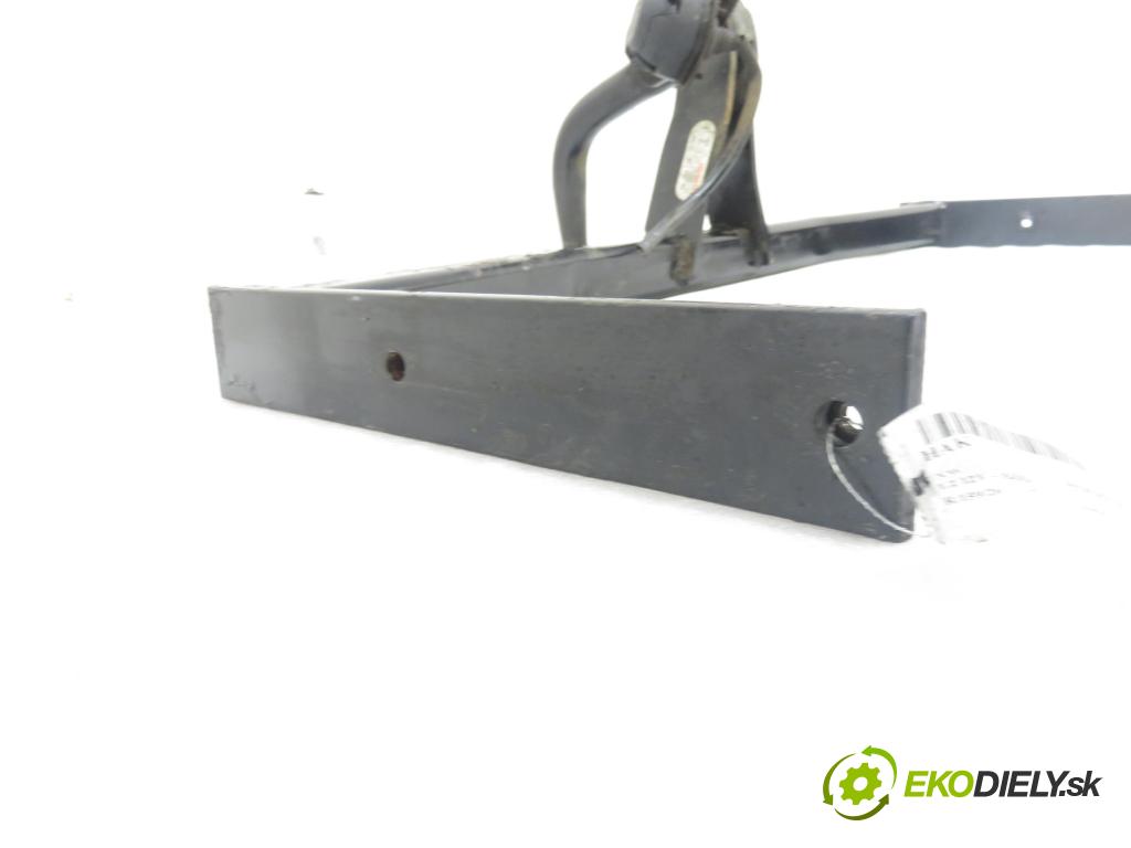 VW POLO (9N_) HB 2001 47,00 1.2 12V 64 - AZQ 1198,00 Hák