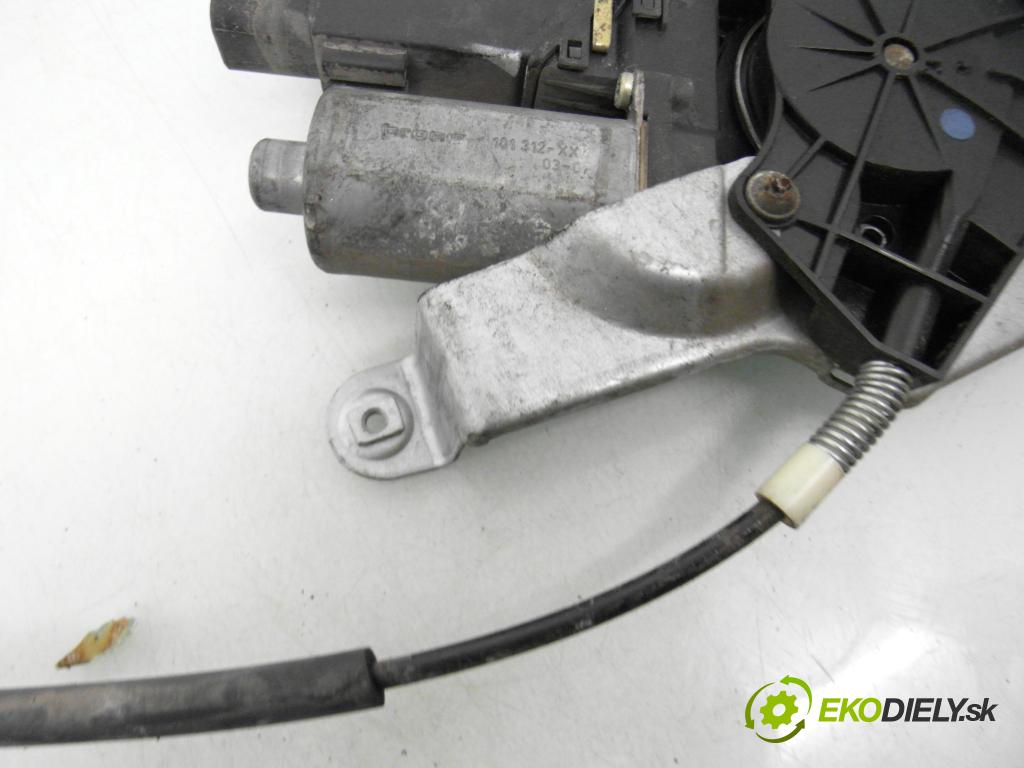 SKODA OCTAVIA I (1U2) SEDAN 1997 66,00 1.9 TDI 90- AGR 1896,00 Mechanizmus okien 101446200 ; 05076310 ; 101312XXX