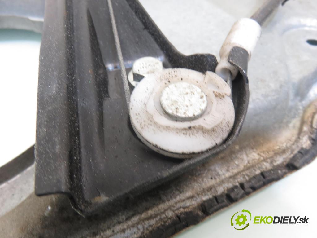 VW BORA (1J2) SEDAN 1999 66,00 1.9 TDI 90 - ALH 1896,00 Mechanizmus okien 1J4837729E ; 1J1959801A