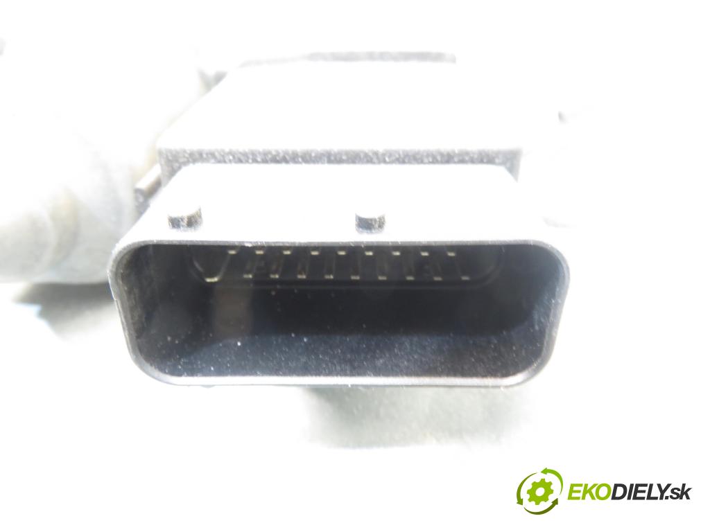 VW BORA (1J2) SEDAN 1999 66,00 1.9 TDI 90 - ALH 1896,00 Mechanizmus okien 1J4837729E ; 1J1959801A