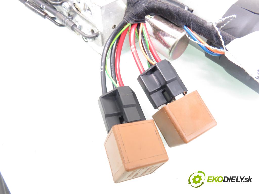 OPEL TIGRA TwinTop (X04) CABRIO 2005 66,00 1.4 - Z 14 XEP 1364,00 Motor otvárania strechy 93162375