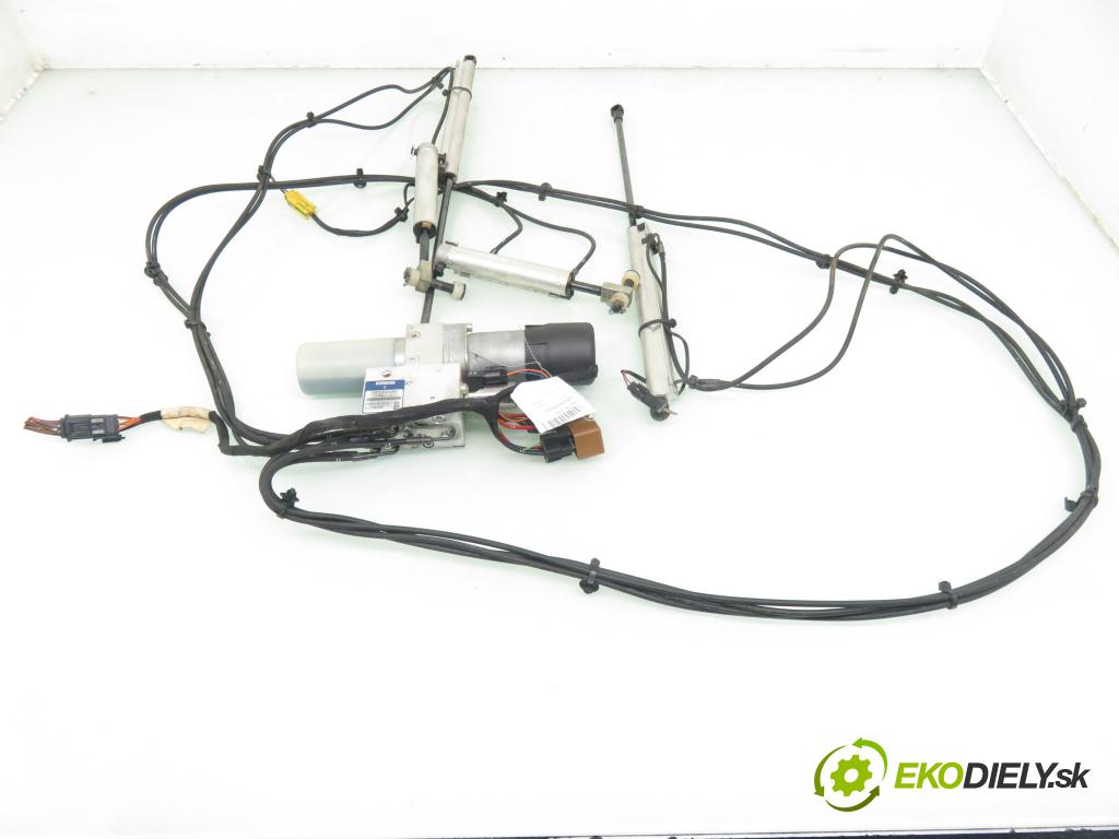 OPEL TIGRA TwinTop (X04) CABRIO 2005 66,00 1.4 - Z 14 XEP 1364,00 Motor otvárania strechy 93162375