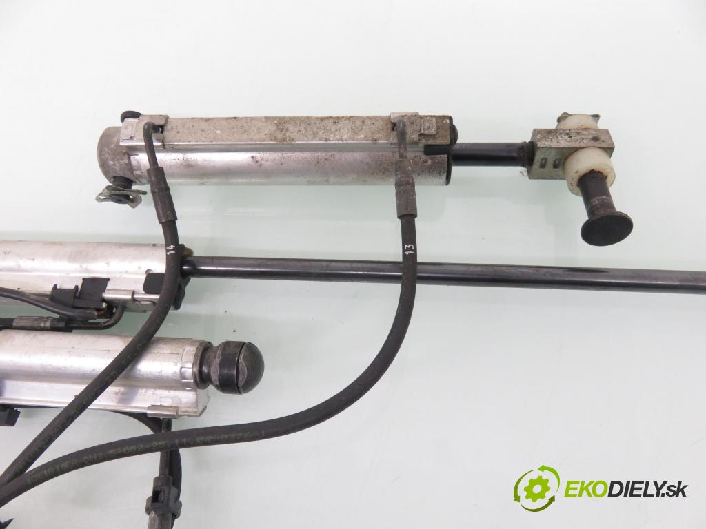 OPEL TIGRA TwinTop (X04) CABRIO 2005 66,00 1.4 - Z 14 XEP 1364,00 Motor otvárania strechy 93162375