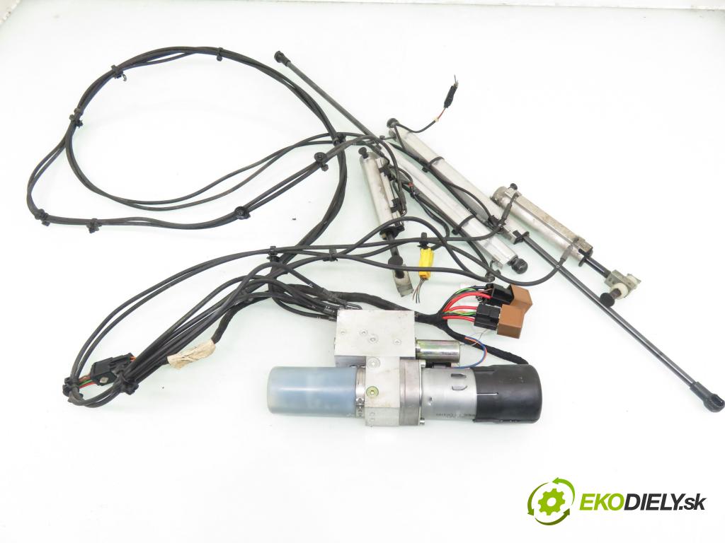 OPEL TIGRA TwinTop (X04) CABRIO 2005 66,00 1.4 - Z 14 XEP 1364,00 Motor otvárania strechy 93162375