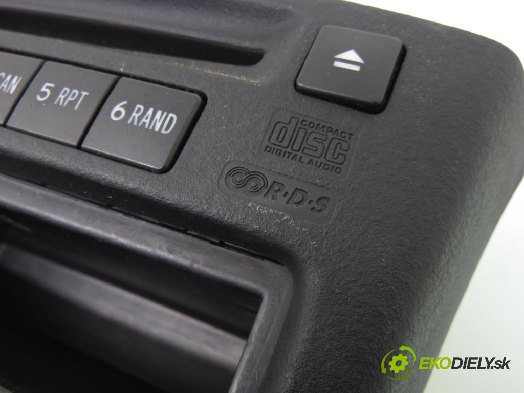 TOYOTA YARIS (_P1_) HB 2005 64,00 1.3 VVTi 87 - 2SZ-FE 1298,00 RADIO CD 861200D140