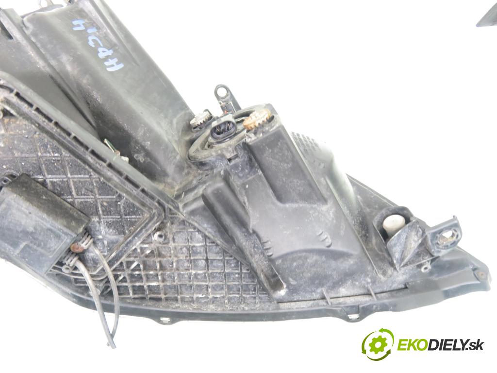 TOYOTA AVENSIS VERSO (_M2_) MINIVAN 2004 85,00 2.0 D (CLM20_) - 1CD-FTV 1995,00 Svetlo LP