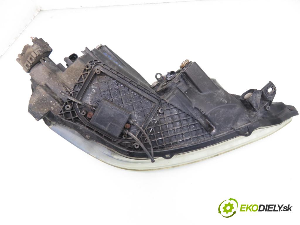 TOYOTA AVENSIS VERSO (_M2_) MINIVAN 2004 85,00 2.0 D (CLM20_) - 1CD-FTV 1995,00 Svetlo LP