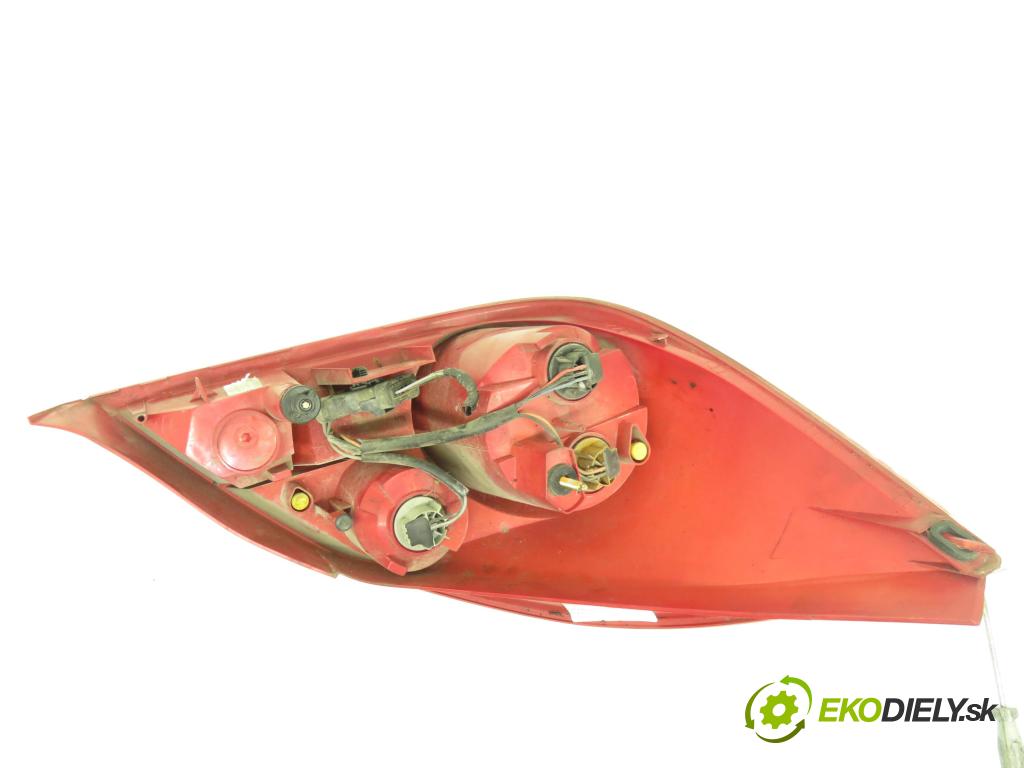 OPEL TIGRA TwinTop (X04) CABRIO 2005 66,00 1.4 - Z 14 XEP 1364,00 světlo pravé zadní