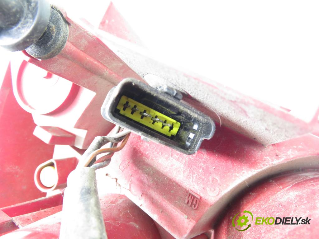 OPEL TIGRA TwinTop (X04) CABRIO 2005 66,00 1.4 - Z 14 XEP 1364,00 světlo pravé zadní