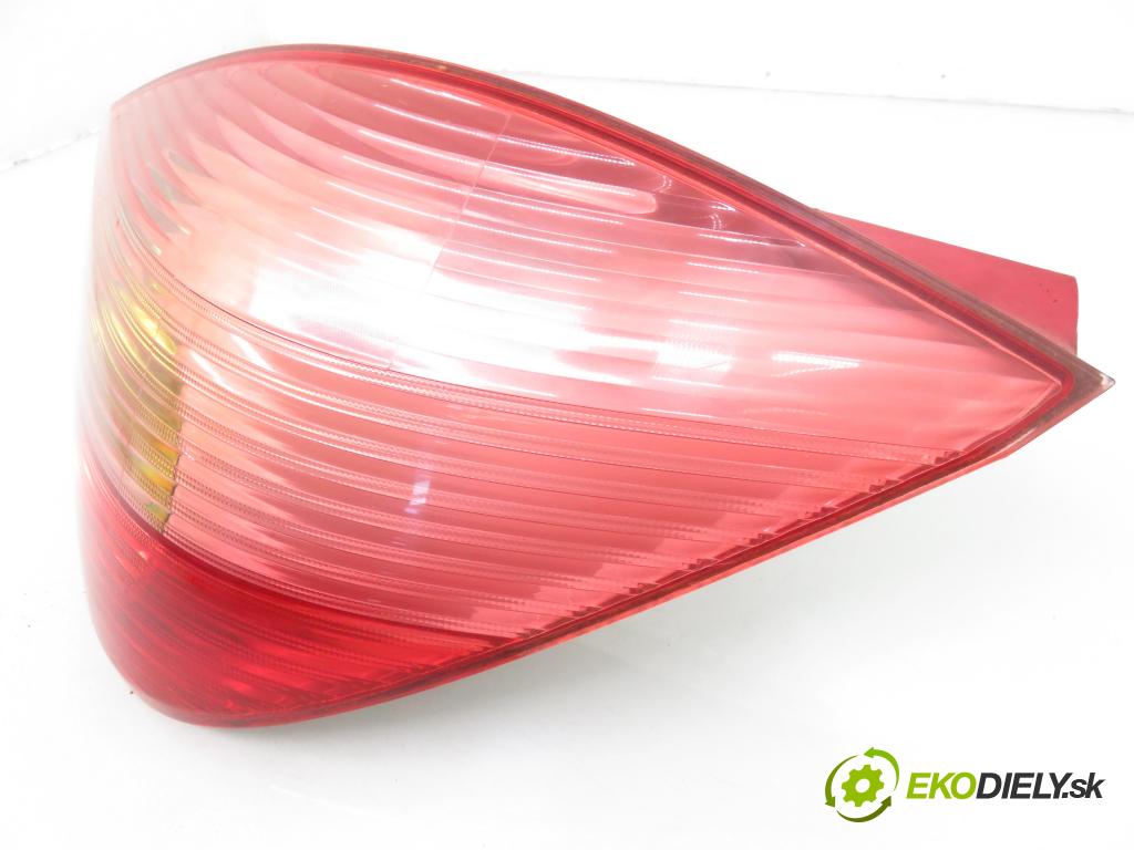 OPEL TIGRA TwinTop (X04) CABRIO 2005 66,00 1.4 - Z 14 XEP 1364,00 světlo pravé zadní