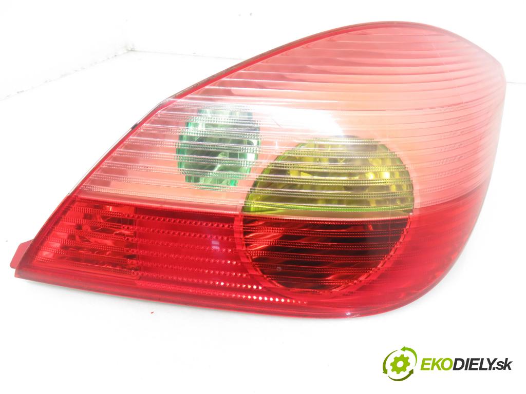 OPEL TIGRA TwinTop (X04) CABRIO 2005 66,00 1.4 - Z 14 XEP 1364,00 světlo pravé zadní