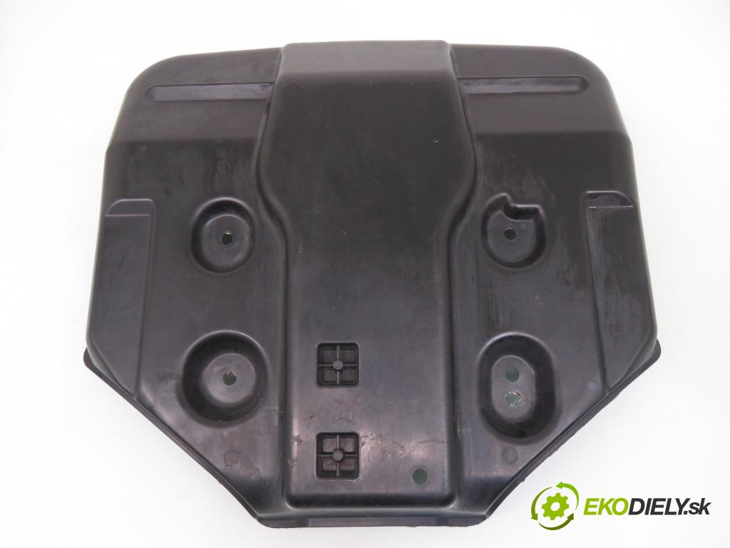 MERCEDES-BENZ KLASA GLK (X204) LIMUZYNA 2009 0,00 200 CDI (204.901) - OM 651.913 2143,00 kryt A2046900107