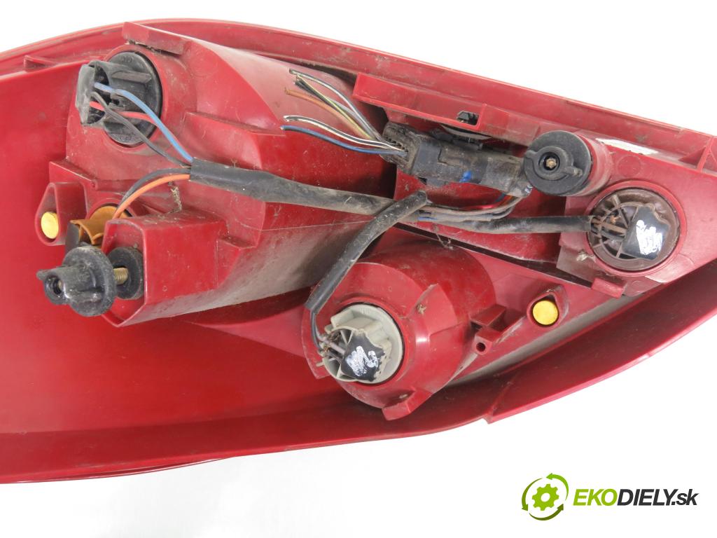 OPEL TIGRA TwinTop (X04) CABRIO 2005 66,00 1.4 - Z 14 XEP 1364,00 Svetlo ľavé zadné