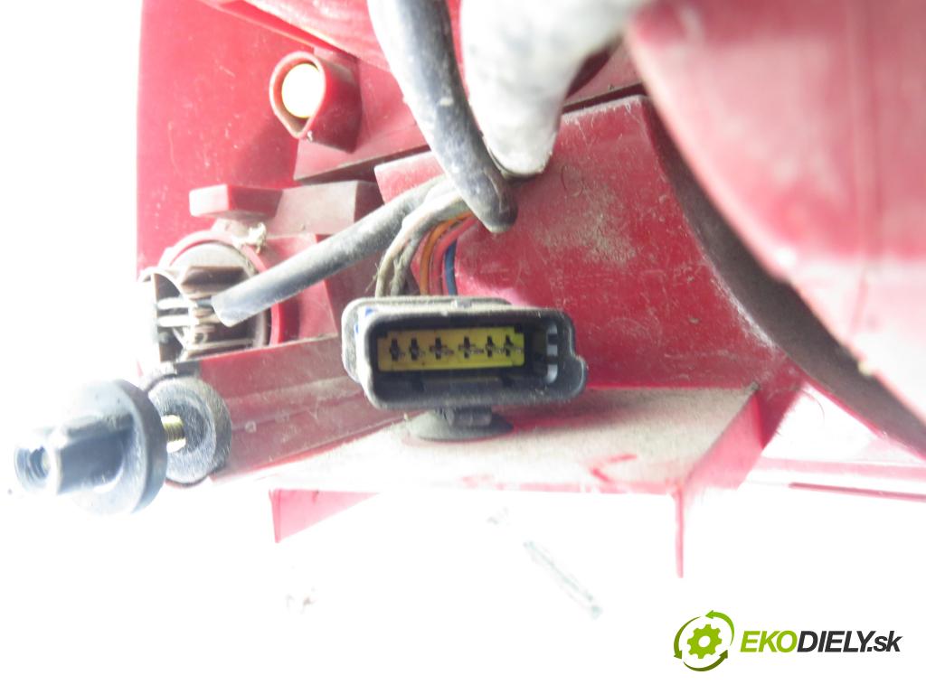 OPEL TIGRA TwinTop (X04) CABRIO 2005 66,00 1.4 - Z 14 XEP 1364,00 Svetlo ľavé zadné