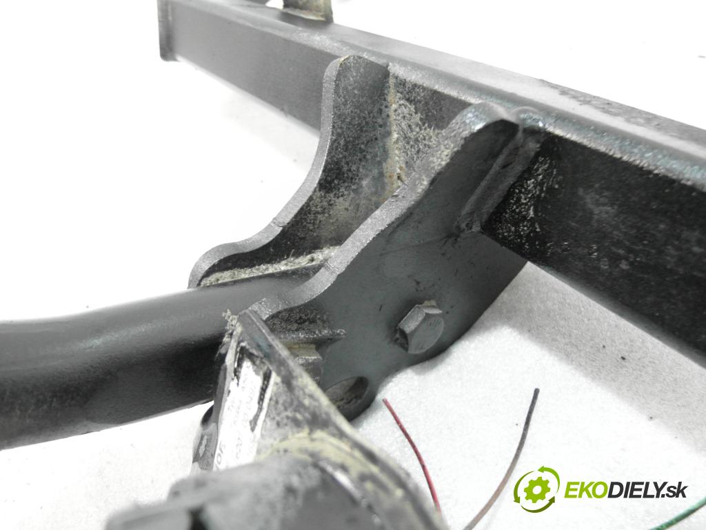 CITROEN XSARA PICASSO (N68) MINIVAN 2005 80,00 1.6 HDi - 9HZ (DV6TED4) 1560,00 Hák