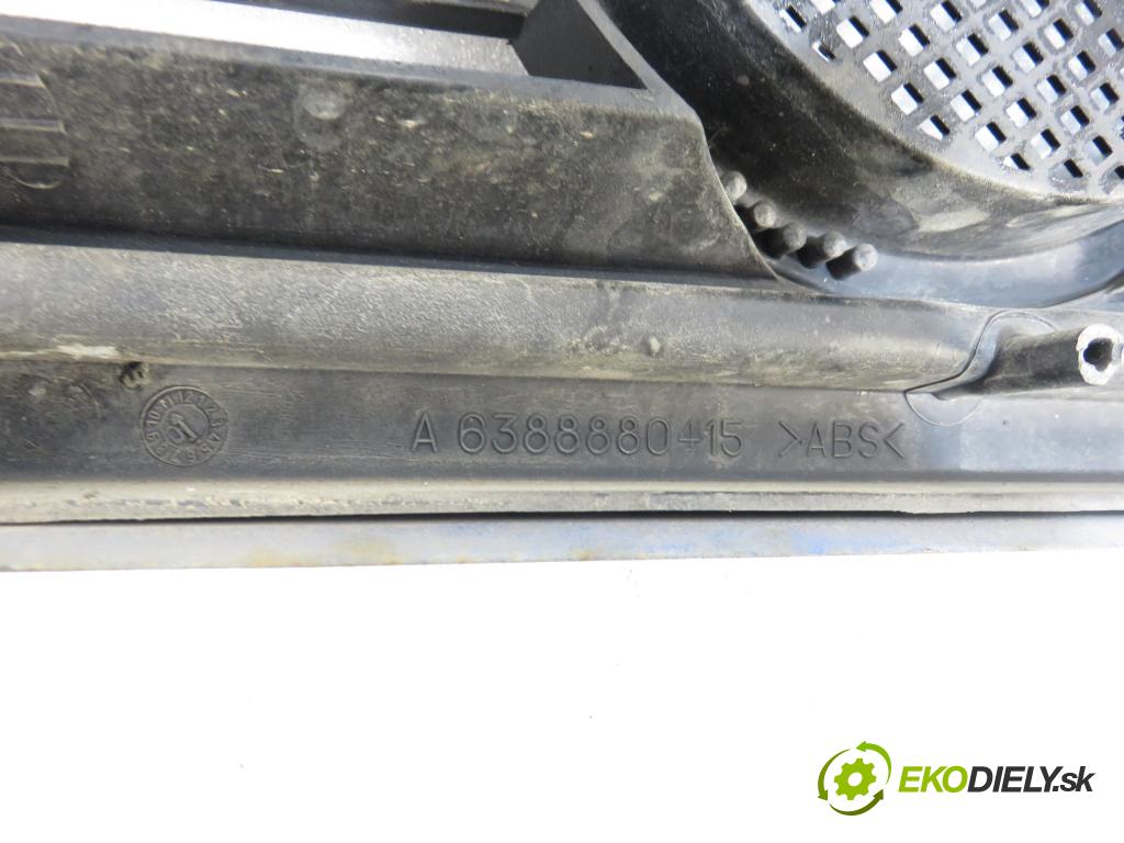 MERCEDES-BENZ VITO Skrzynia (638) VAN 2001 90,00 112 CDI 2.2 (638.094) - OM 611.980 2151,00 Mriežka / maska A6388880415