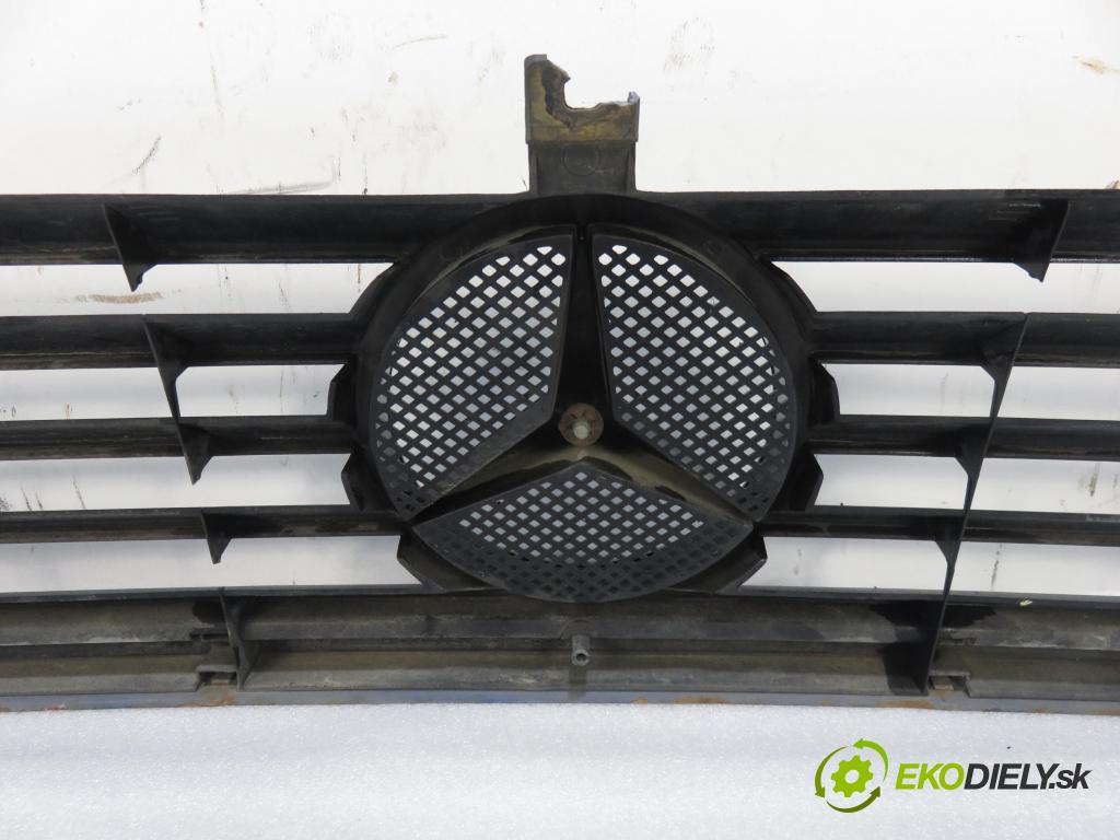 MERCEDES-BENZ VITO Skrzynia (638) VAN 2001 90,00 112 CDI 2.2 (638.094) - OM 611.980 2151,00 Mriežka / maska A6388880415