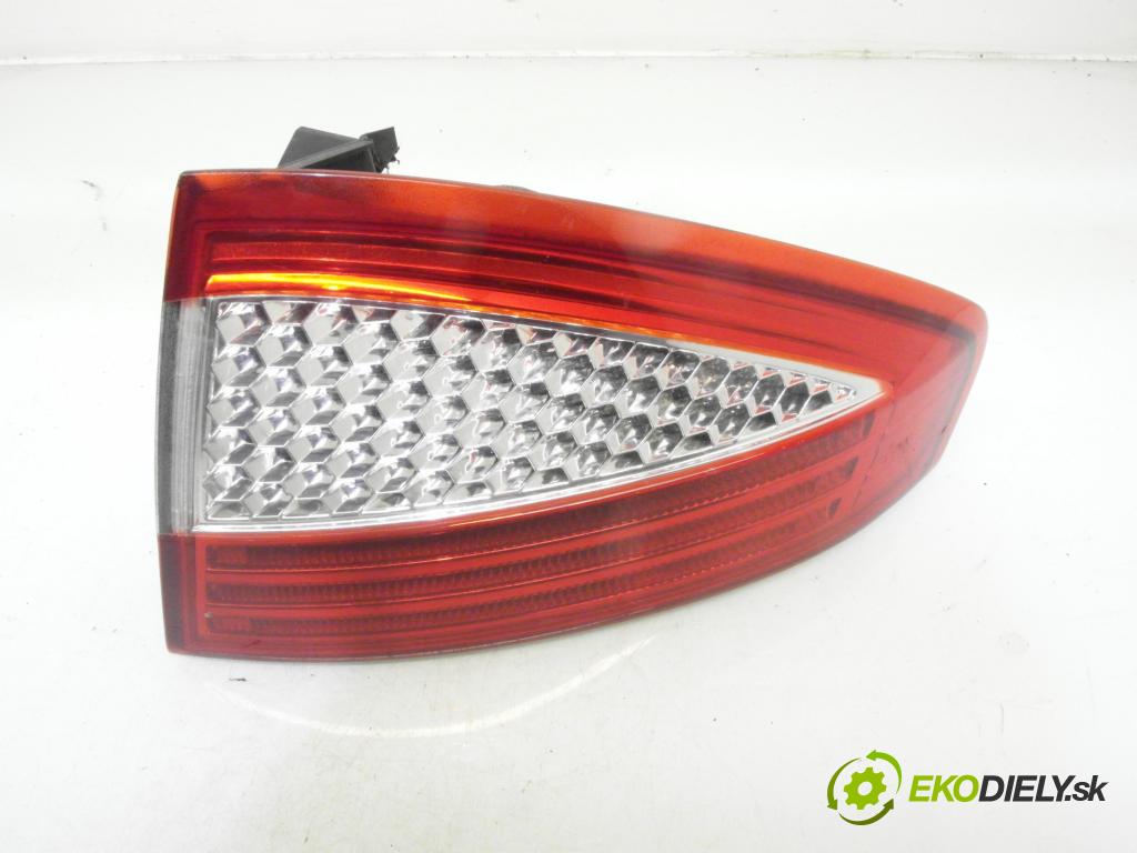 FORD MONDEO IV (BA7) LIFTBACK 2008 92,00 1.8 TDCi - QYBA 1753,00 Svetlo pravé zadné 7S7113404A