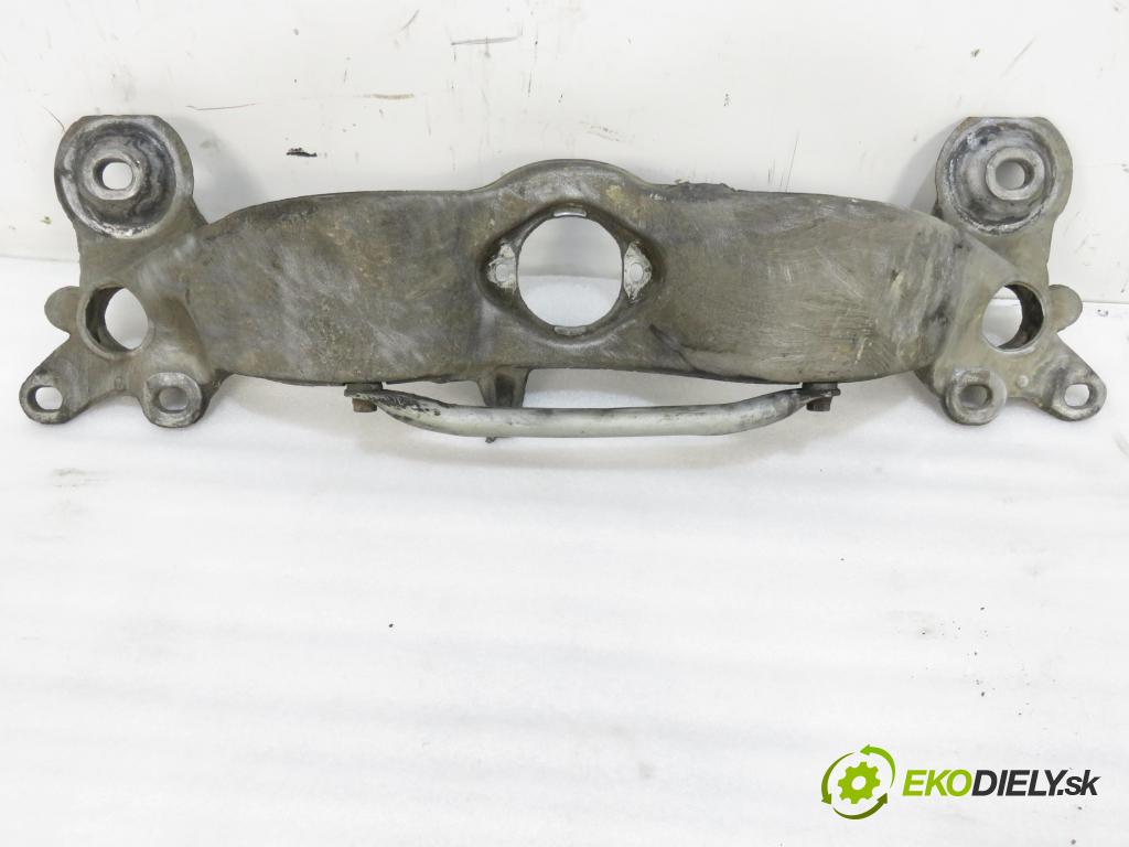 AUDI A4 Avant (8E5, B6) KOMBI 2002 96,00 2 - ALT 1984,00 Uchytenie prevodovky 8E0399263R