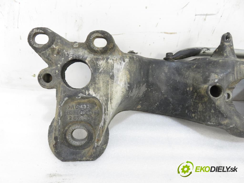 AUDI A4 Avant (8E5, B6) KOMBI 2002 96,00 2 - ALT 1984,00 Uchytenie prevodovky 8E0399263R