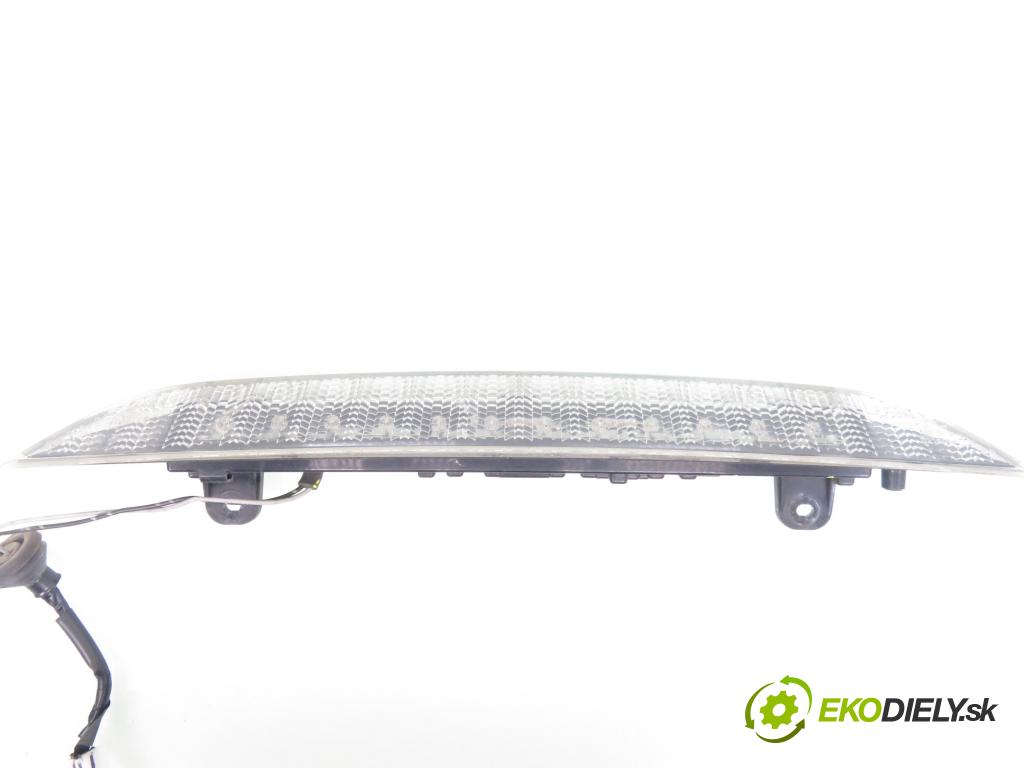 CITROEN C-CROSSER (EP_) SUV 2011 115,00 2.2 HDi 160 - 4HN (DW12MTED4) 2179,00 svetlo bŕzd P5631