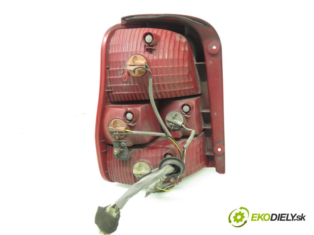 KIA CARNIVAL I (UP) MINIVAN 2002 93,00 2.9 TD - J3 2902,00 Svetlo pravé zadné