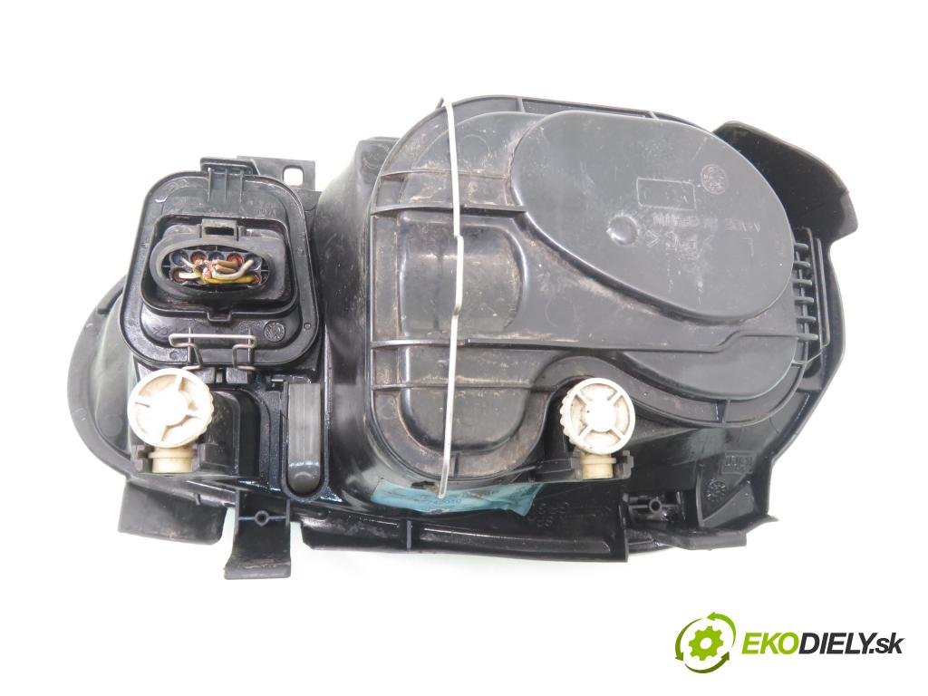 VW GOLF IV (1J1) HB 1998 55,00 1.4 16V 75 - AKQ 1390,00 Svetlo LP 1J1941015B ; 67742010